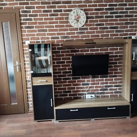 A&D Apartment Resita Luaran gambar
