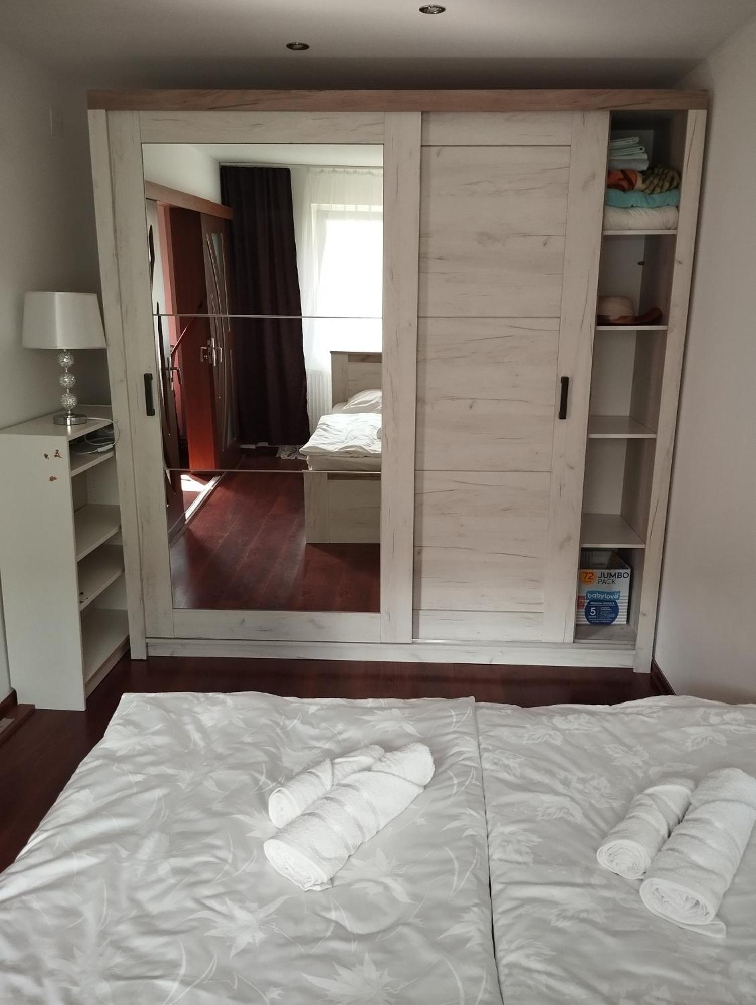 A&D Apartment Resita Luaran gambar